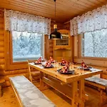 Alpstuga Aekaesjoensuu *