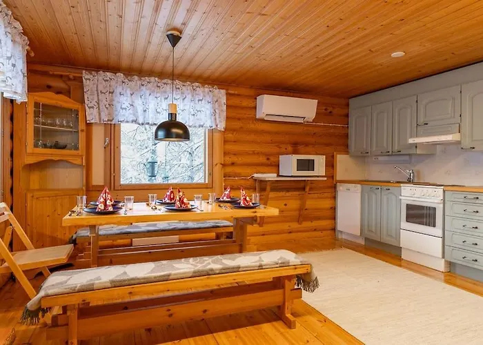 Шале Aekaesjoensuu Экясломполо